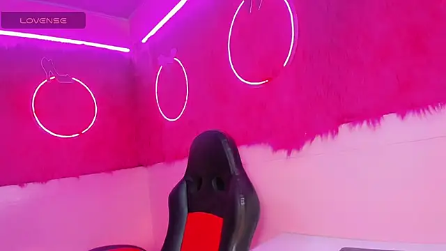 Chica sexy 1 online show from February 7, 2025, 9:37 am