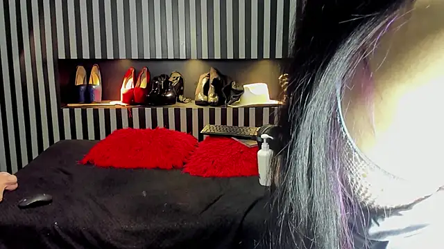 Mara Gonzalez online show from May 8, 2026, 11:59 am