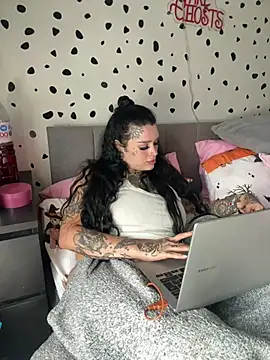 tempzzz12 online show from August 1, 2026, 11:53 am