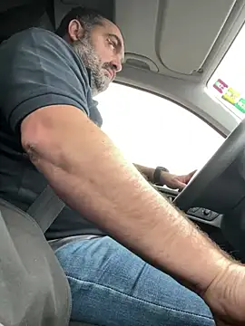 fuocovivo4 online show from February 11, 2025, 3:40 pm