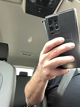 fuocovivo4 online show from February 14, 2025, 11:42 am