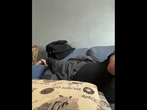 fuocovivo4 online show from January 6, 2026, 2:21 pm