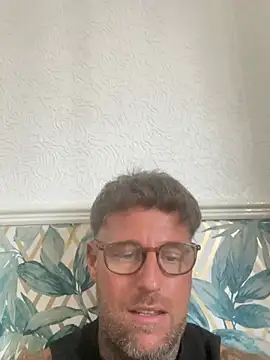 Snapshot of Jamesdeanmcqueen chatting on June 21, 2026, 4:42 pm Jamesdeanmcqueen online show from June 21, 2026, 4:42 pm