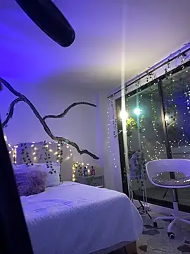 allicemackenzie online show from October 9, 2025, 1:58 am