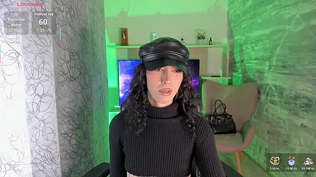 allicemackenzie online show from June 11, 2026, 2:53 am