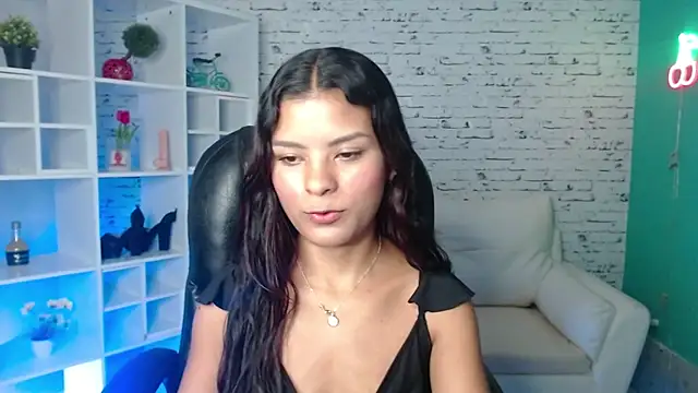 Mia ynocolucci online show from March 8, 2025, 2:34 am