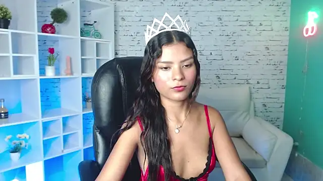 Mia ynocolucci online show from March 9, 2025, 2:39 am