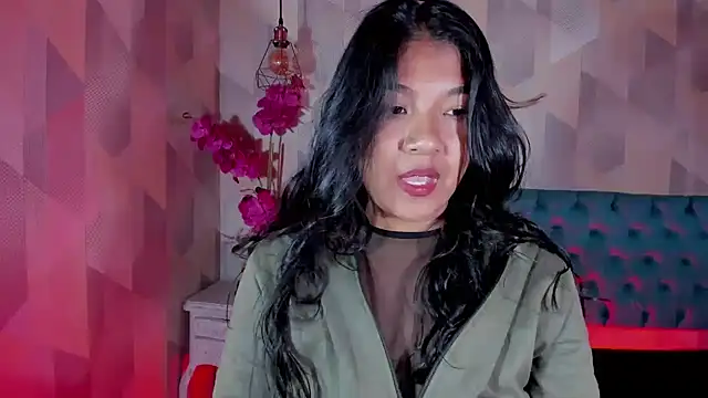 Snapshot of ScarletKray chatting on October 16, 2025, 3:51 am ScarletKray online show from October 16, 2025, 3:51 am