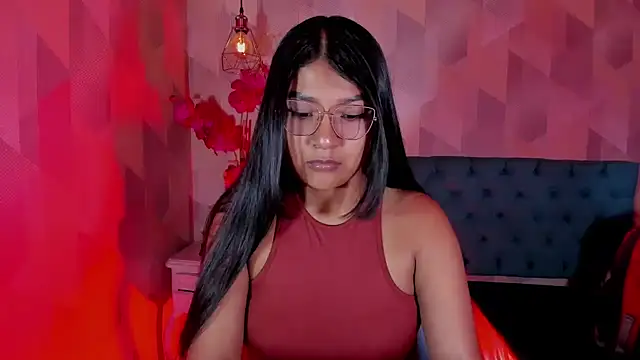 Snapshot of ScarletKray chatting on October 26, 2025, 10:58 pm ScarletKray online show from October 26, 2025, 10:58 pm