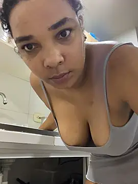 Snapshot of stefania_brunnett chatting on March 14, 2025, 7:59 am stefania brunnett online show from March 14, 2025, 7:59 am