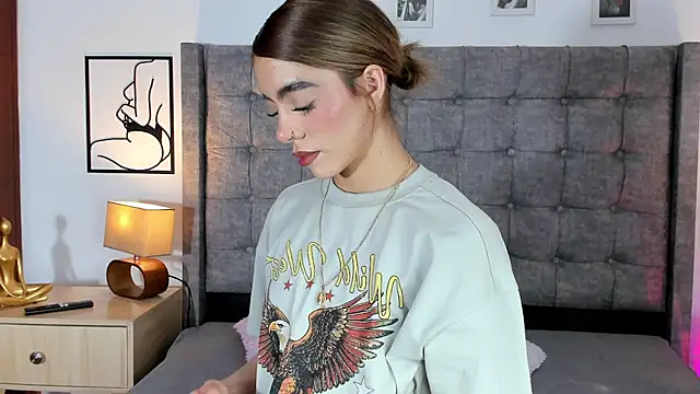 Snapshot of Violetta_Ficher chatting on June 29, 2026, 2:18 am Violetta Ficher online show from June 29, 2026, 2:18 am