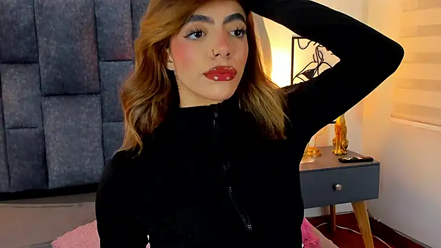 Snapshot of Violetta_Ficher chatting on July 1, 2026, 7:13 pm Violetta Ficher online show from July 1, 2026, 7:13 pm