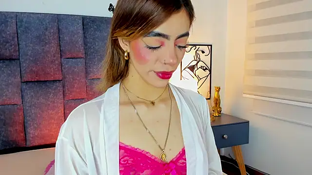 Snapshot of Violetta_Ficher chatting on July 27, 2026, 12:12 pm Violetta Ficher online show from July 27, 2026, 12:12 pm