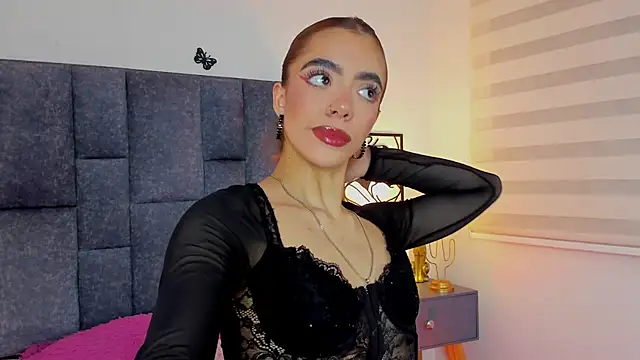 Snapshot of Violetta_Ficher chatting on August 5, 2026, 12:24 am Violetta Ficher online show from August 5, 2026, 12:24 am