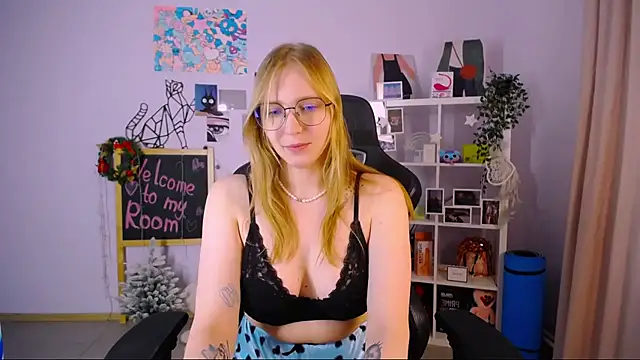 VeronicaAndersen online show from February 4, 2025, 1:38 pm