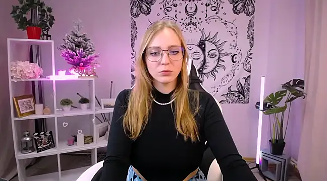 VeronicaAndersen online show from February 13, 2025, 3:35 pm
