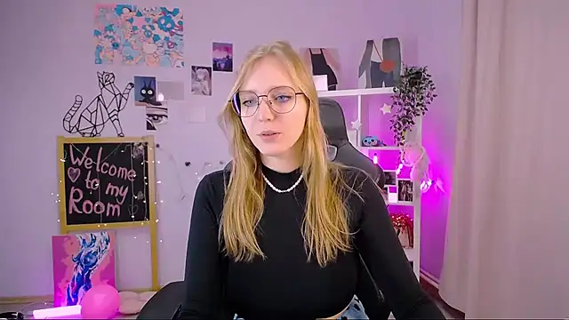 VeronicaAndersen online show from February 19, 2025, 12:22 pm