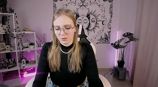 VeronicaAndersen online show from February 28, 2025, 5:26 pm