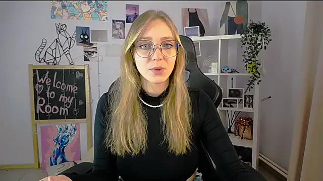VeronicaAndersen online show from March 16, 2025, 5:28 pm