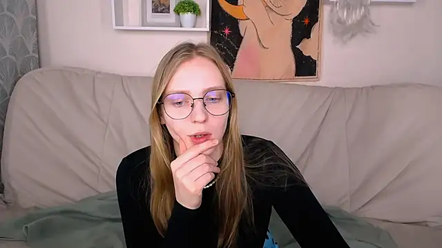 VeronicaAndersen online show from March 23, 2025, 12:04 am