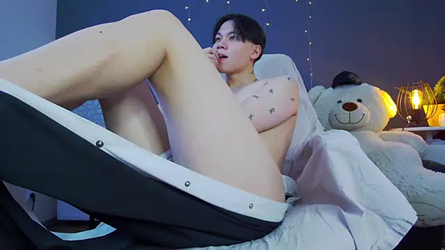 Snapshot of just_gay_ chatting on February 13, 2025, 4:28 pm just gay  online show from February 13, 2025, 4:28 pm