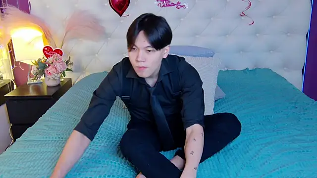 Snapshot of just_gay_ chatting on February 19, 2025, 1:28 pm just gay  online show from February 19, 2025, 1:28 pm