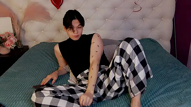 Snapshot of just_gay_ chatting on February 28, 2025, 1:36 pm just gay  online show from February 28, 2025, 1:36 pm