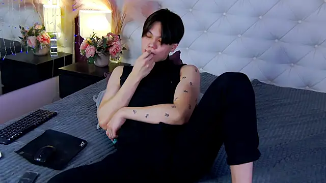 Snapshot of just_gay_ chatting on March 10, 2025, 1:21 pm just gay  online show from March 10, 2025, 1:21 pm