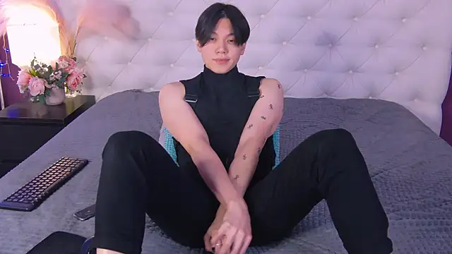 Snapshot of just_gay_ chatting on March 12, 2025, 1:08 pm just gay  online show from March 12, 2025, 1:08 pm