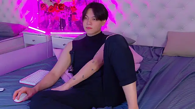 Snapshot of just_gay_ chatting on March 13, 2025, 8:11 pm just gay  online show from March 13, 2025, 8:11 pm