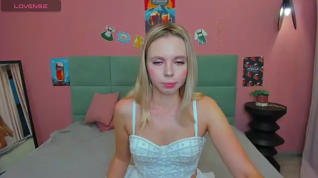 TessaAdorable online show from September 22, 2025, 1:29 am