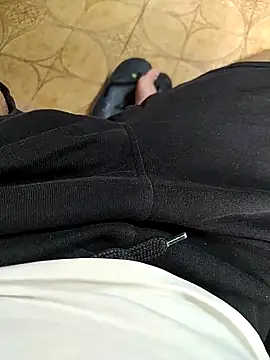 Snapshot of NAvoglia chatting on October 31, 2025, 1:23 pm NAvoglia online show from October 31, 2025, 1:23 pm