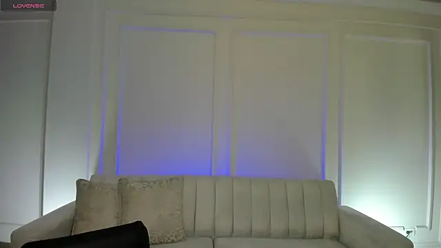 BeccaBaxter online show from May 12, 2026, 12:13 pm