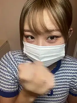 Snapshot of Rara__oo chatting on January 7, 2026, 12:35 am Rara oo online show from January 7, 2026, 12:35 am