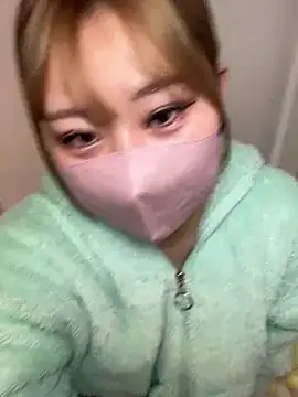 Snapshot of Rara__oo chatting on February 4, 2026, 7:03 am Rara oo online show from February 4, 2026, 7:03 am