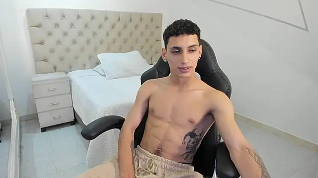 JhoanLeandro online show from October 1, 2025, 5:24 am