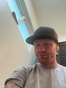 ohyeaitsme444 online show from February 1, 2025, 3:50 pm