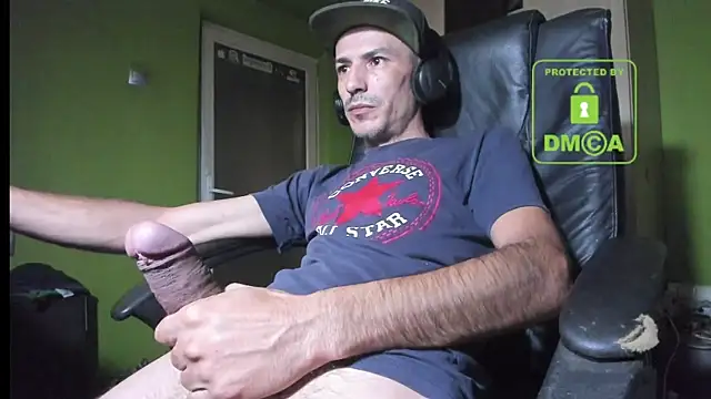 Snapshot of BigCumShoot chatting on September 29, 2025, 6:40 am BigCumShoot online show from September 29, 2025, 6:40 am