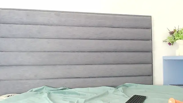 VioletMoon6 online show from February 23, 2025, 7:33 am