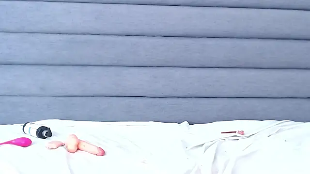 VioletMoon6 online show from February 27, 2025, 12:32 am