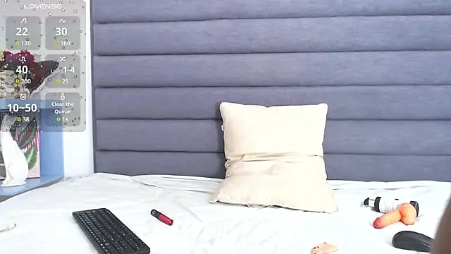 VioletMoon6 online show from March 8, 2025, 8:35 pm