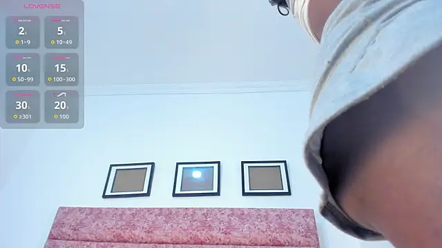 VioletMoon6 online show from October 1, 2025, 9:54 pm