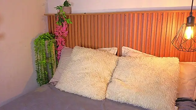 Snapshot of vicky_bass chatting on September 21, 2025, 7:48 pm vicky bass online show from September 21, 2025, 7:48 pm