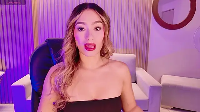 Snapshot of AmaiaHaywood chatting on November 14, 2025, 4:55 am AmaiaHaywood online show from November 14, 2025, 4:55 am