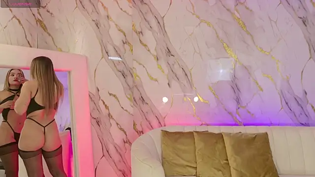 Snapshot of AmaiaHaywood chatting on November 28, 2025, 5:43 am AmaiaHaywood online show from November 28, 2025, 5:43 am