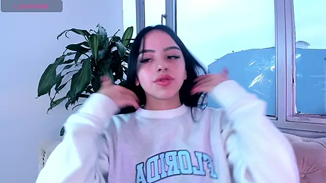 Daphne chers online show from March 27, 2026, 12:05 pm