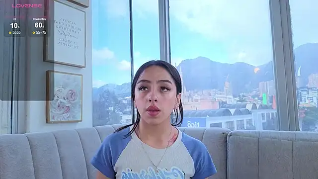 Daphne chers online show from May 5, 2026, 8:06 pm