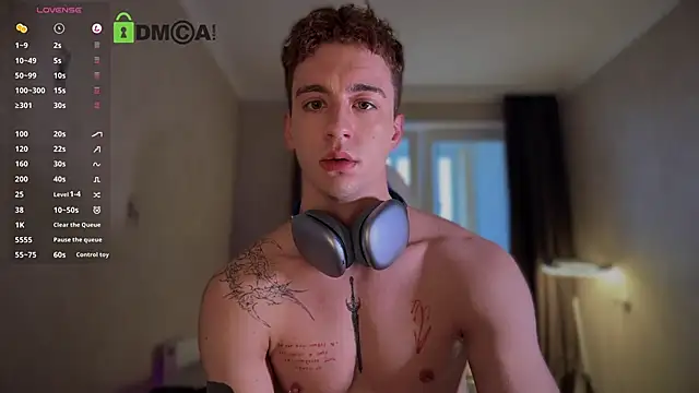 Snapshot of VincentSmith02 chatting on October 12, 2025, 8:24 am VincentSmith02 online show from October 12, 2025, 8:24 am