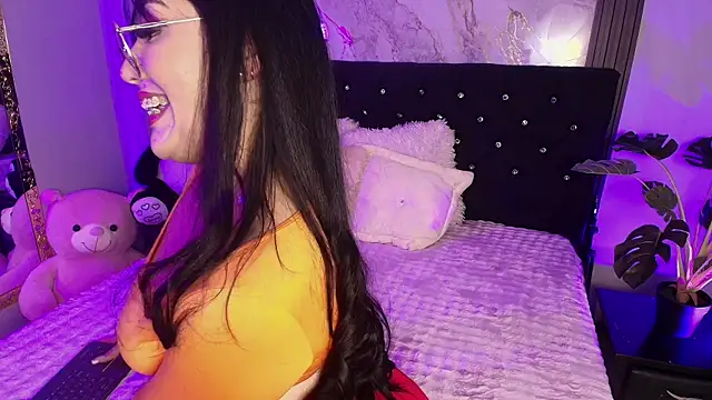 Enyel valmina online show from October 31, 2025, 5:36 pm