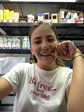 Andrea18 blonde online show from April 30, 2026, 2:56 pm